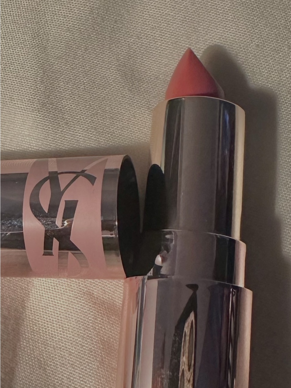 YSL Loveshine Candy Glow Lip Balm 44B - Sheer Pink Gloss Sample - Picture 5 of 5